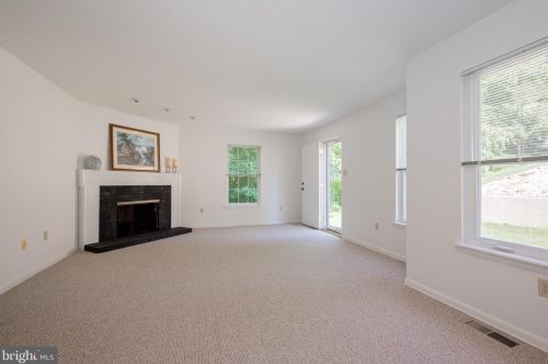 253 Pond Dr, Hockessin DE  19707-9241 exterior