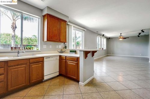 310 Malicoat Ave, Oakley CA  94561-2757 exterior