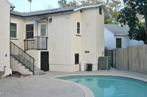 2834 Los Olivos Ln, Glendale CA 91214-2829 exterior
