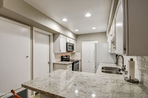 398 Leisure World, Mesa AZ  85206-3115 exterior