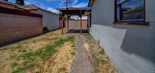 5949 Lewis Ave, Long Beach CA  90805-3528 exterior