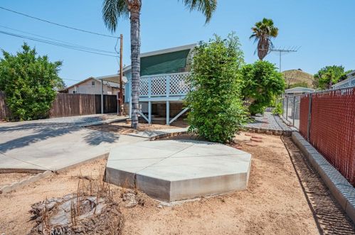 32389 Valley View Ave, Lake Elsinore CA  92530-0518 exterior
