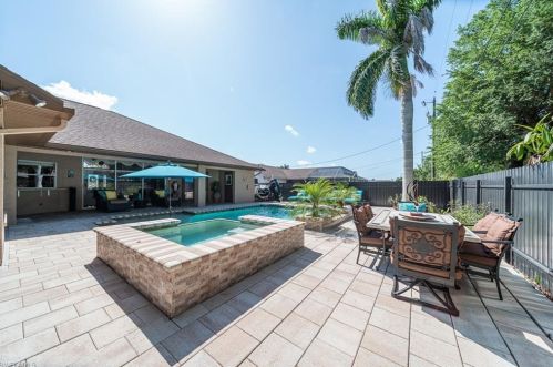 2134 19 Ave, Cape Coral FL  33990-4113 exterior