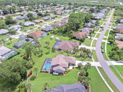 2610 Elva Pl, Lehigh Acres, FL 33971-1426
