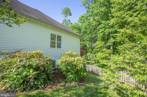 4204 Crooked Stick Ct, Fredericksburg VA  22408-9215 exterior