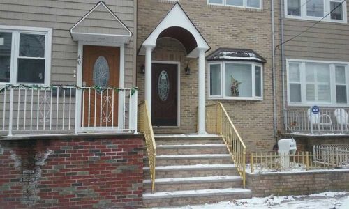 40 10th St, Bayonne, NJ 07002-2513