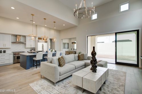 3425 39th Pl, Phoenix, AZ 85018