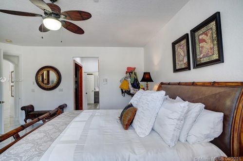 1885 139 Ter, Hollywood FL  33028-2837 exterior