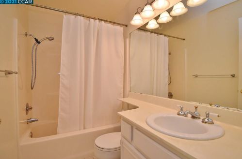 166 Farm Ln, Pacheco CA  94553-4185 exterior