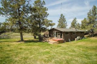 23220 Highway 20, Bend OR  97701-9368 exterior