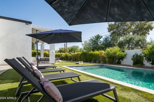 5036 Scottsdale Rd, Scottsdale AZ 85254-5161 exterior