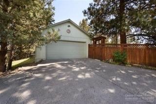 1727 Karena Ct, Bend, OR 97702-1540