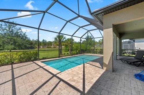 2754 Aviamar Cir, Naples FL 34114-0097 exterior