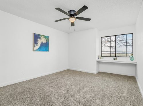 855 Mount Whitney Ave, Laton CA  93242-9724 exterior