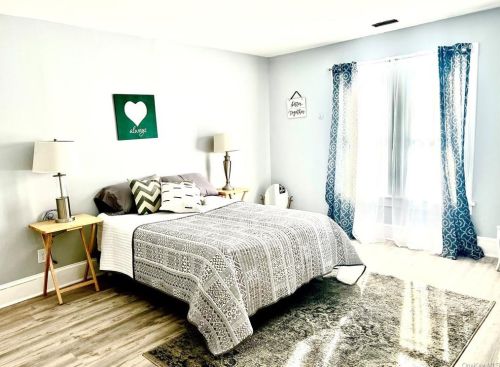 7 Little Ave, Middletown NY  10940-5109 exterior