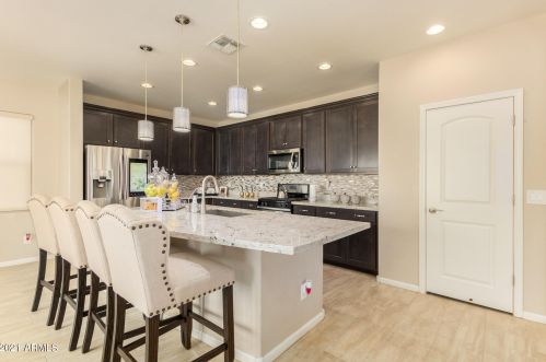 1056 200th Ln, Buckeye, AZ 85326-8243