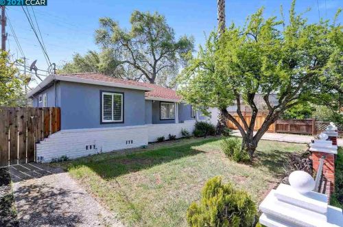 2704 Crescent Dr, Concord CA 94520-1919 exterior