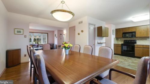 239 Goshen Rd, Collegeville PA  19473-2203 exterior