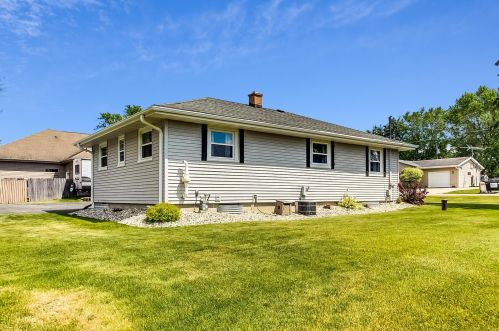 25206 Kickapoo Dr, Kansasville WI  53139-9708 exterior