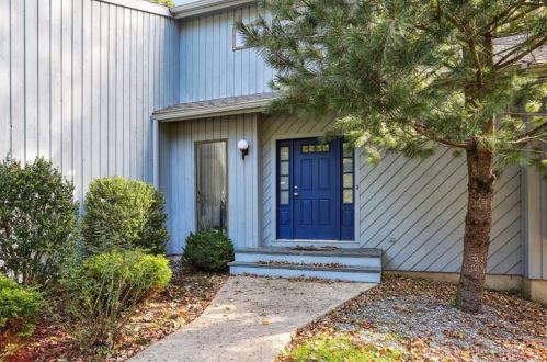 114 Shagbark Rd, Glastonbury, CT 06033-1738