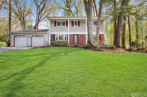 22 Sandra Rd, East Brunswick, NJ 08816-2883