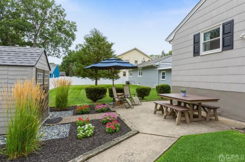 243 Oakland Ave, South Plainfield NJ  07080-4040 exterior