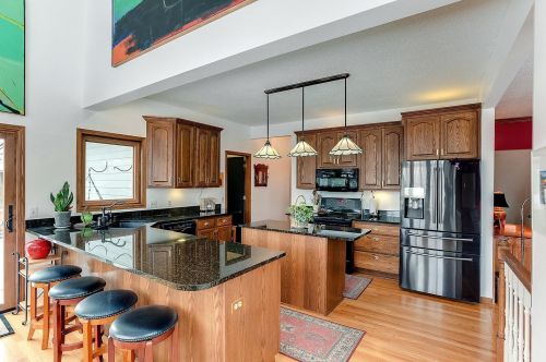 668 Crimson Leaf Trl, Saint Paul MN 55123-3045 exterior