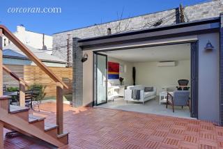 277 9th St, Brooklyn, NY 11211-2144