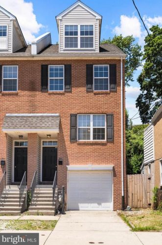 308 Hermitage St, Philadelphia, PA 19128-4604