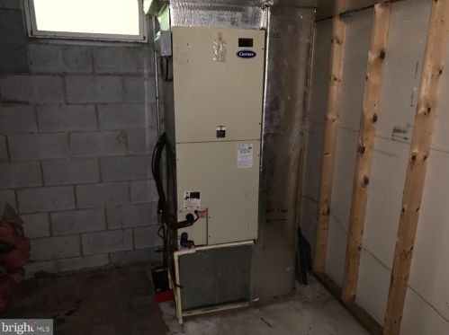 1706 Crossfield Dr, Lancaster PA 17603-6789 exterior