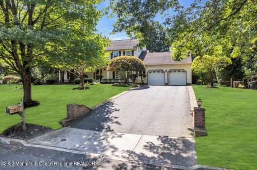 24 Todd Dr, Tinton Falls, NJ 07724-1904