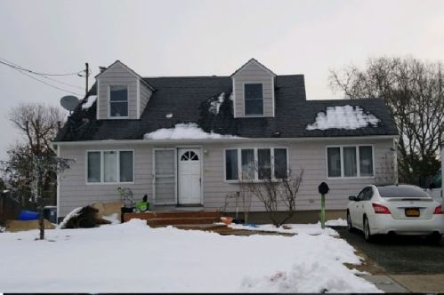 239 Schoenfeld Blvd, Canaan Lake, NY 11772-2969