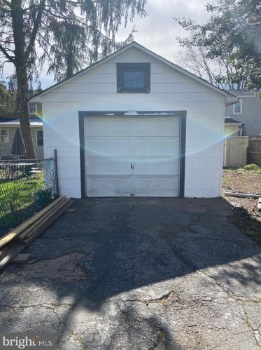 343 Connecticut Ave, Trenton, NJ 08629-1202