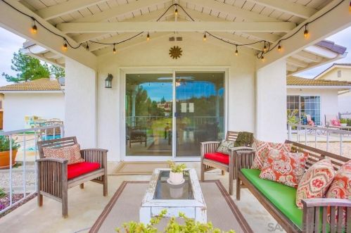 17504 Bernardo Oaks Dr, San Diego CA 92128-2109 exterior