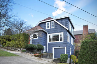 1202 24 Ave, Seattle WA  98168-2418 exterior