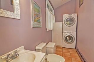 11 Pine St, Wakefield, MA 01880-3945