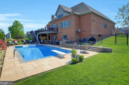 12 Starlight Dr, Upton, PA 17225-1700