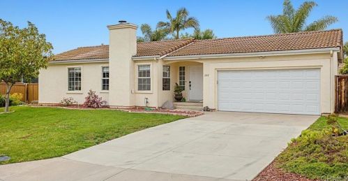 2162 Fiori Dr, Vista, CA 92084-7736