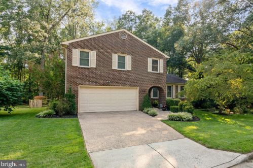 2477 Freetown Dr, Herndon, VA 20191-2527