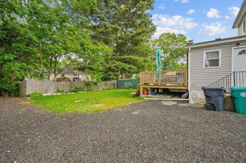 1736 Elmwood Ave, Warwick RI  02888-1104 exterior