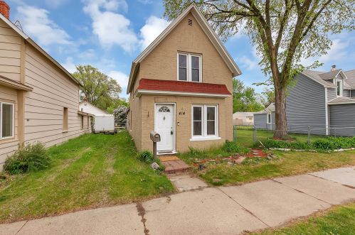 414 17 1/2 Ave, Saint Cloud MN  56303-3956 exterior