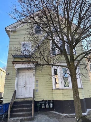 278 Grove St, Providence, RI 02909-2421