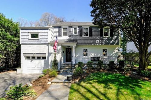 690 Timpson St, New Rochelle, NY 10803-2634