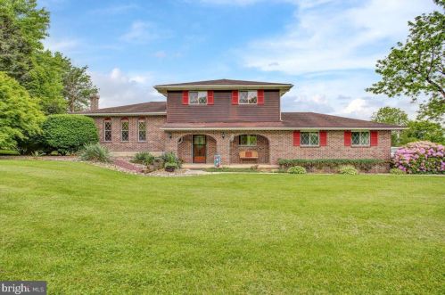 316 Hard Hill Rd, Moselem, PA 19526-8669