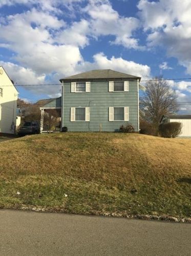 612 Independence Dr, Jefferson Hills, PA 15025-1028