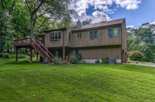 160 Shear Hill Rd, Mahopac, NY 10541-3625