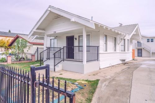 1724 Lemon Ave, Long Beach, CA 90813-5732