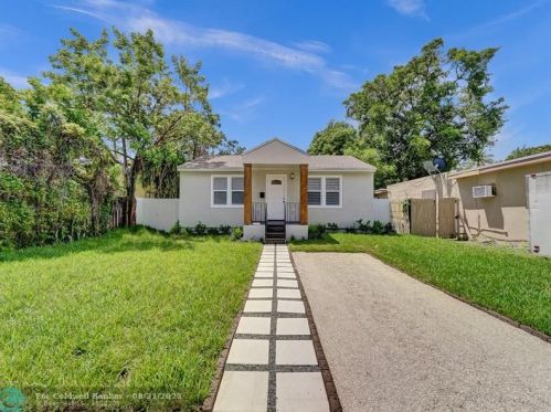 245 6th St, Dania Beach FL  33004-4147 exterior