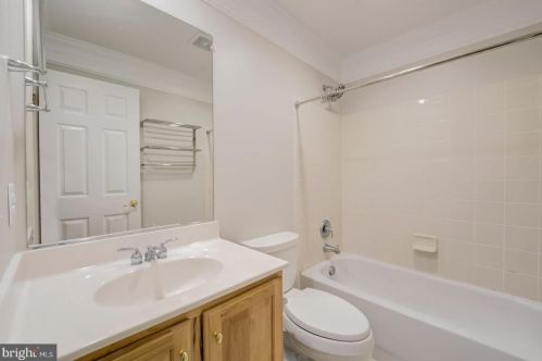 4424 Tuscany Ct, Woodbridge VA  22192-5519 exterior