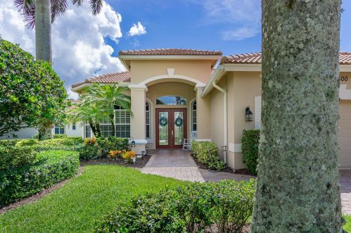 9600 Crooked Stick Ln, Fort Pierce, FL 34986-3290